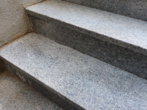 odstranjen soliter iz stopnic